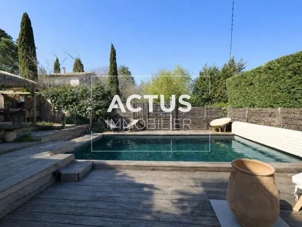 Maison de plain-pied avec piscine à Salon de Provence