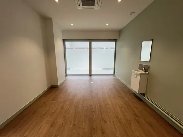 LOCAL PROFESSIONNEL 19M2 REIMS