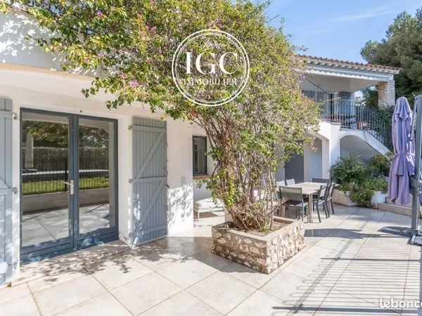 Maison 6 pièces 207 m²