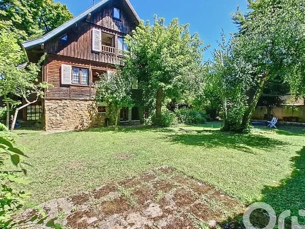 Maison 7 pièces 194 m²