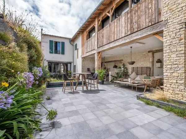 Maison 10 pièces 302 m²