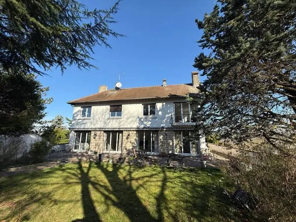 Maison 9 pièces 285 m²