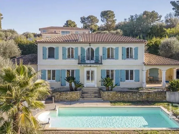 Maison 8 pièces 232 m²