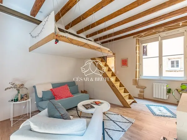 Exclusivité : Studio entièrement rénové - Coeur Vieux Lyon