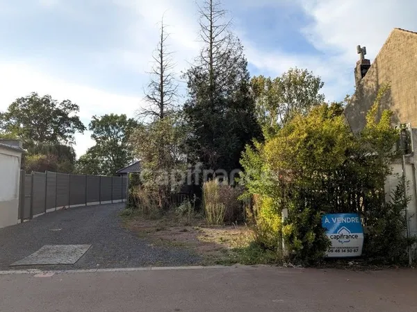 Terrain 925 m²