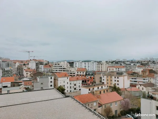 A deux pas de Jaude appartement lumineux, trois chambres, stationnement