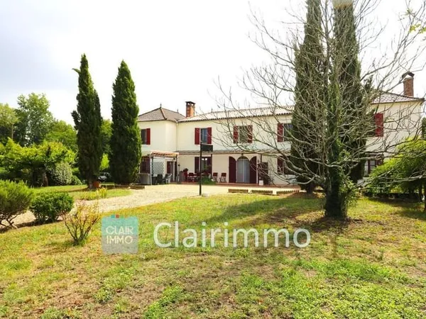 PROPRIETE COMPRENANT 1 GITE AVEC 2 CHAMBRES , 5 CHAMBRES