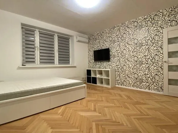 T1 - 26 m² - Paris 15 - Rue Cambronne - clim, LV, cave + parking