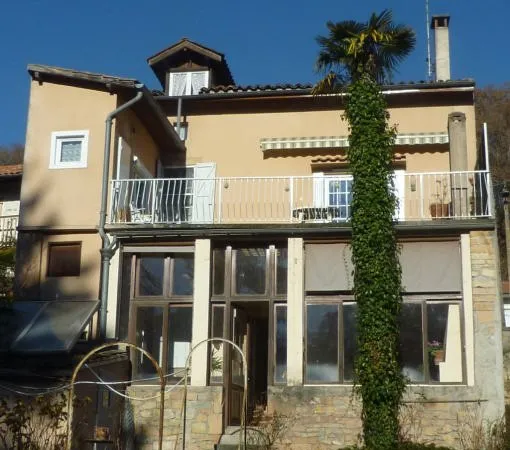 Saint Martory Jolie maison composée de deux appartements avec jardin