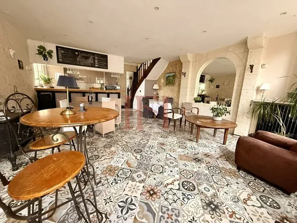 ENSEMBLE IMMOBILIER A FORT POTENTIEL - CLOYES LES TROIS RIVI