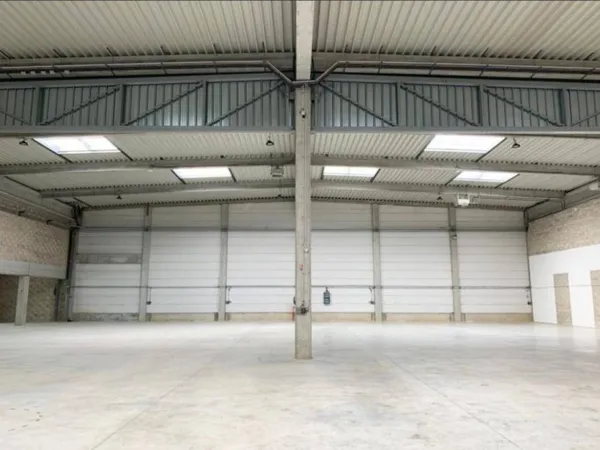 Local d'activité 1720 m²