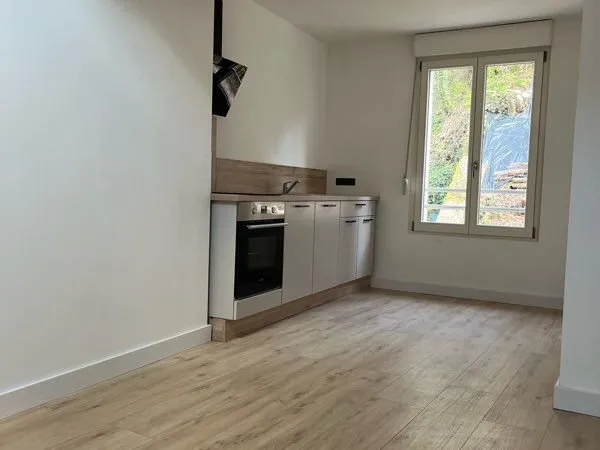 Location F2 avec garage