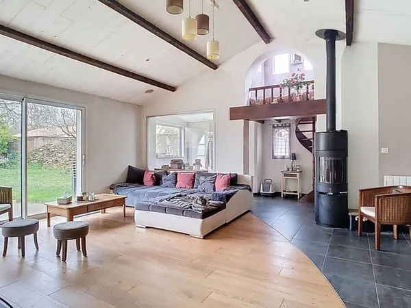 Maison 6 pièces 192 m²