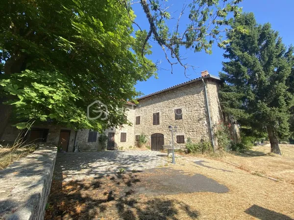 Maison 7 pièces 380 m²