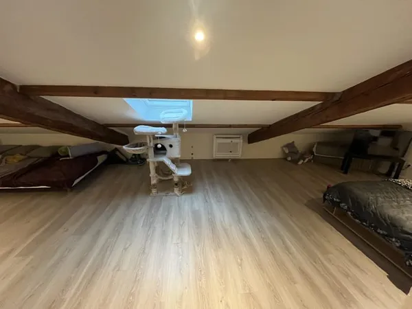 Nyons, duplex 57 m2, centre ville, climatisé.