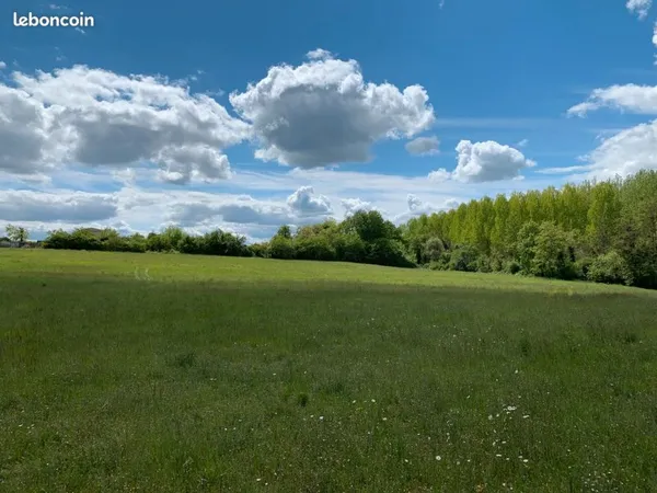 Terrain constructible libre constructeur 870m2