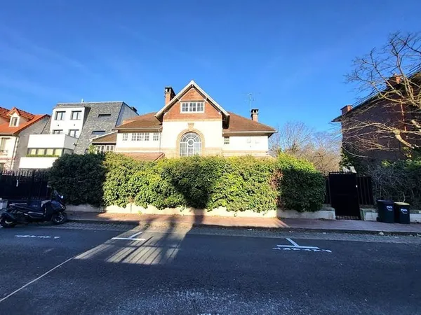 Propriété 7 pièces 280 m²