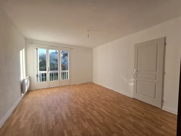 Appart lumineux T3 - 68 m² - ascenseur - LOUDUN (86)