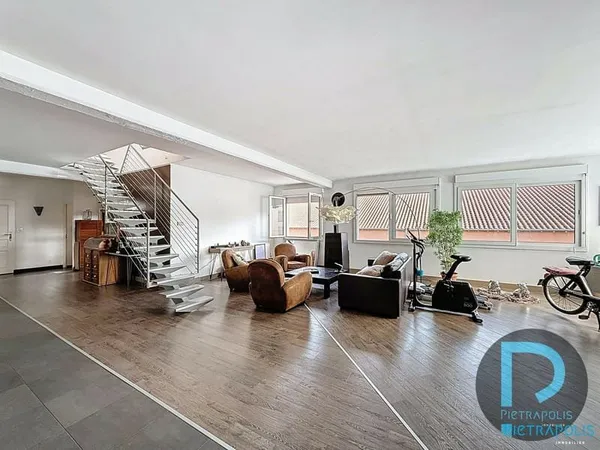 Appartement style LOFT plein coeur de villefranche en DUPLEX 195