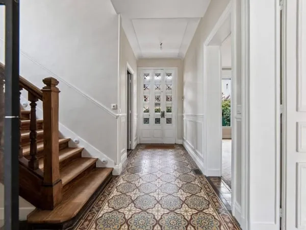 Maison 10 pièces 263 m²