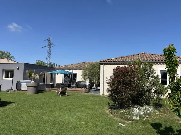 À vendre Élégante villa contemporaine de plain-pied 197