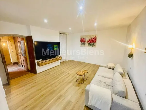 Vaste maison de village T5 avec grand garage centre Thuir