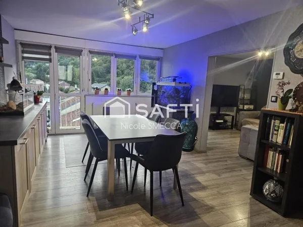 Appartement rénové,5 pièces,3 chambres...