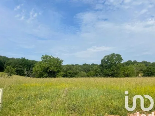 Terrain 2619 m²