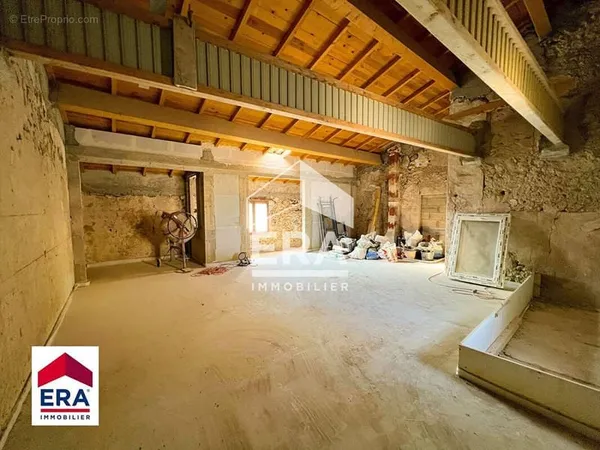 Maison 8 pièces 264 m²
