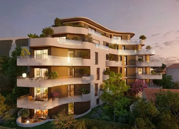 Appartement avec terrasse, dans un écrin de verdure, à deux pas de la plage et du centre ville...