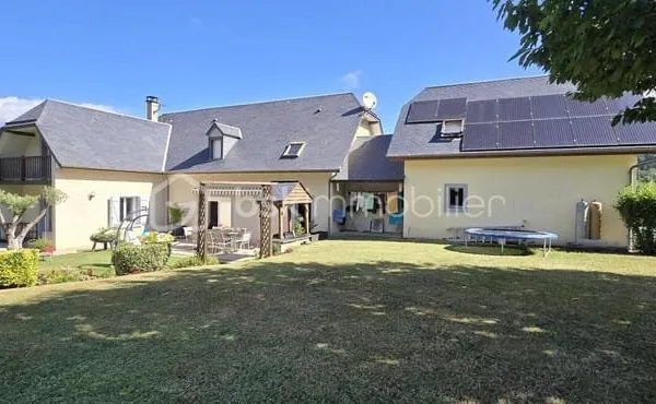 Pavillon 9 pièces 226 m²