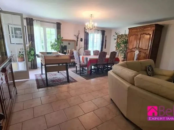 T5 de plain-pied avec garage et piscine