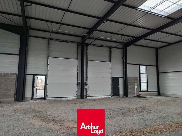 Local d'activité 871 m²