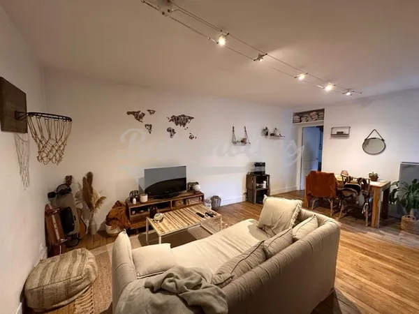 À VENDRE Appartement de 40m2 PARIS 18e (Rue Capron)