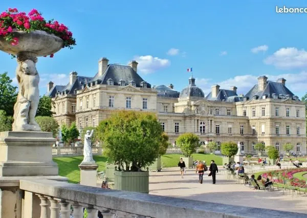 Boutique 213 m² PARIS