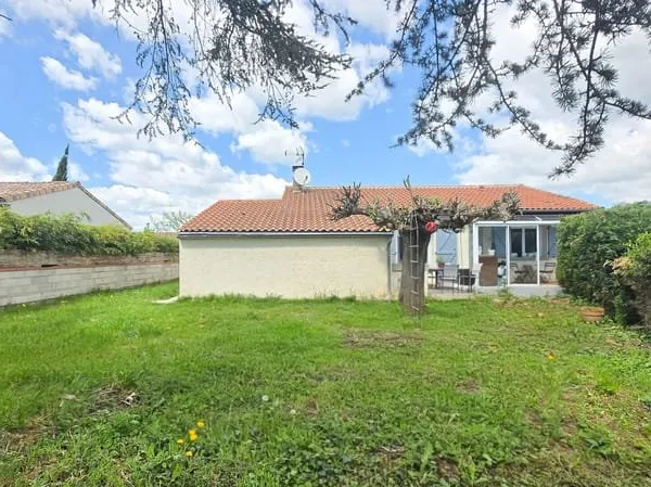 Maison T6 avec jardin et garage idéalement placée à Gaillac !