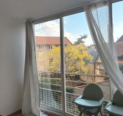 T5 ROMANS CENTRE balcon 1er etage