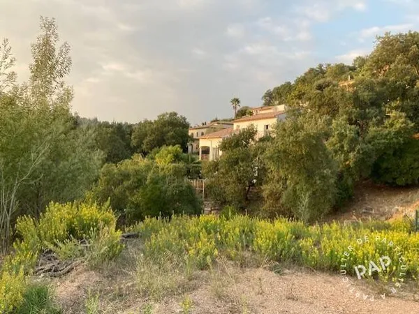 Terrain 492 m²