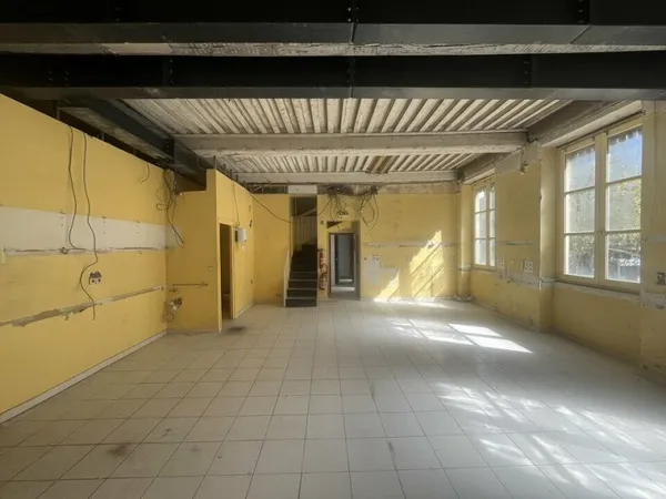 LOCAL COMMERCIAL à LOUER