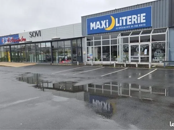 Local commercial 200m2 - Proche Tours