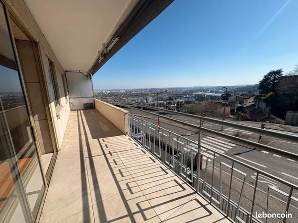 Exceptionnel T4 de 116 m² avec Vue Panoramique - Lyon 5e