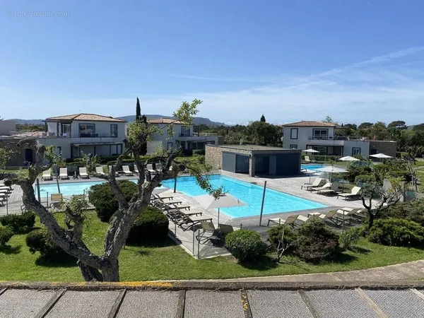 Appartement T2 dans résidence avec piscine chauffée proche plages