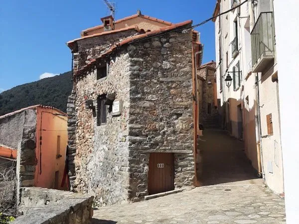 Maison de village proche Céret