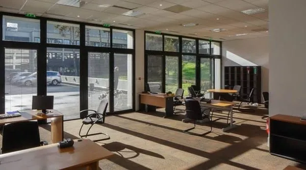 Local commercial 173 m²