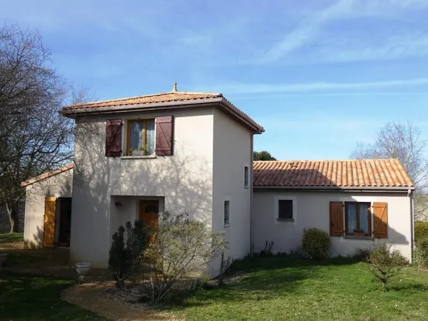 Maison à vendre Chouppes - 151 m² - 5 chambres - Grand terrain - Sous-sol