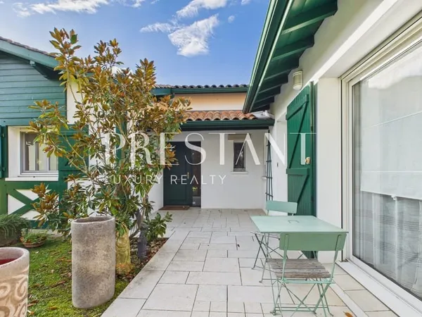 Maison et villa de prestige Vente Villefranque 7p 240m² 848000€