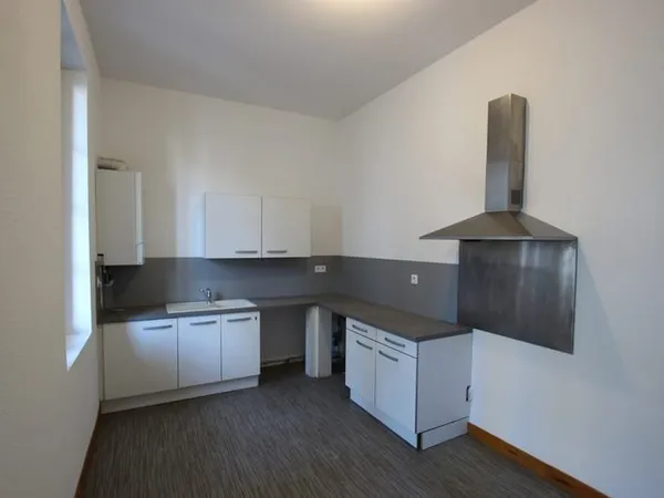 EXCLUSIVITE AUTUN, plein centre ville, Beau T3 loué en RDC et souplex.