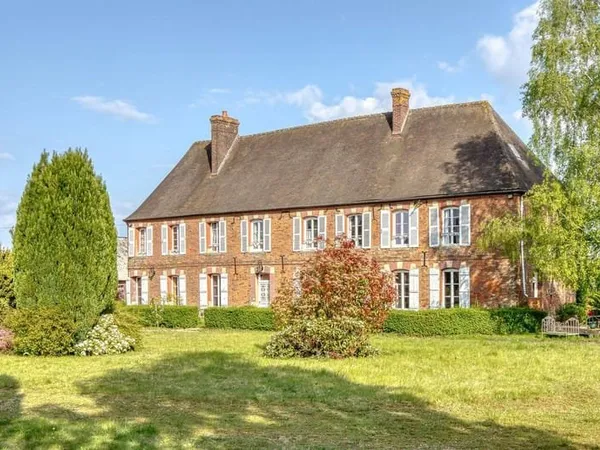 Maison 10 pièces 280 m²