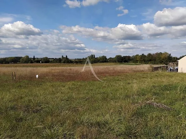 Terrain constructible 851 m²
