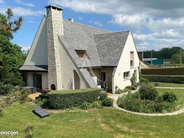 Maison 7 pièces 249 m²